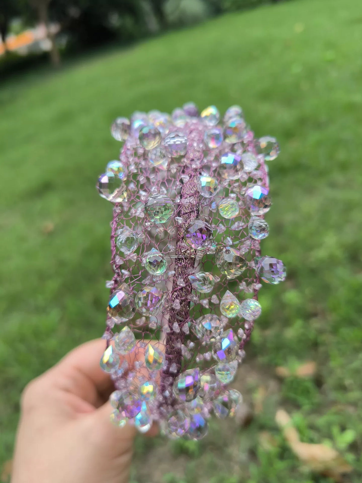 Bandeau en maille de cuivre avec perles de cristal
