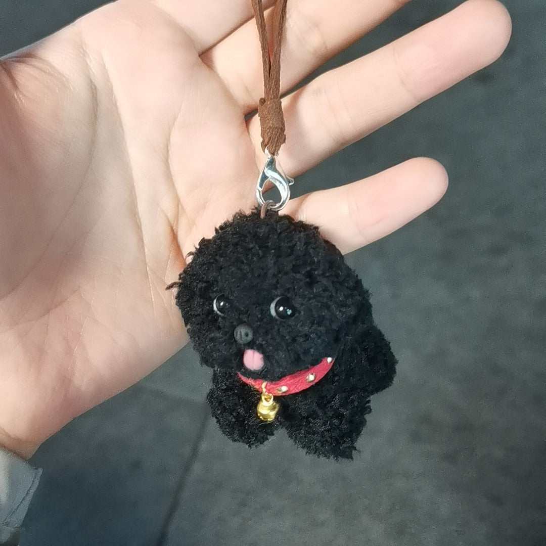 Dije colgante de perro negro de chenilla hecho a mano