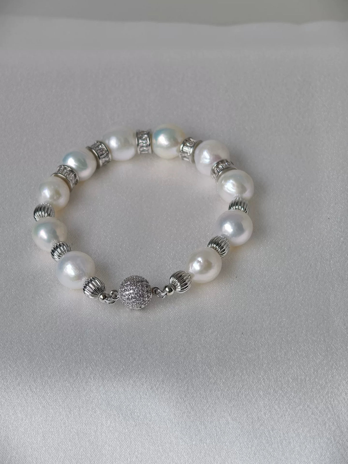 Braccialetto con perle d'acqua baroque rotonde 9-11mm