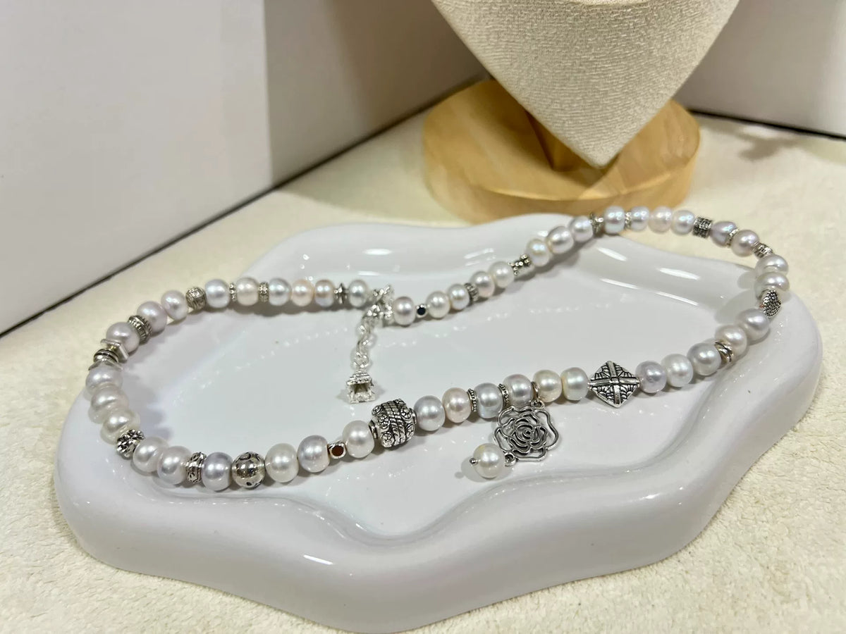 Collier avec perles d'eau douce blanches et rose