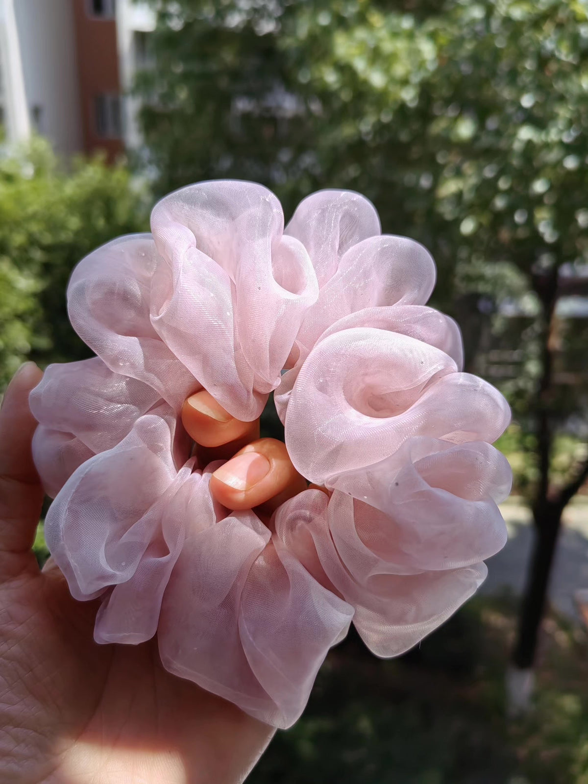 Scrunchie de Organza Rosa Pálido Grande
