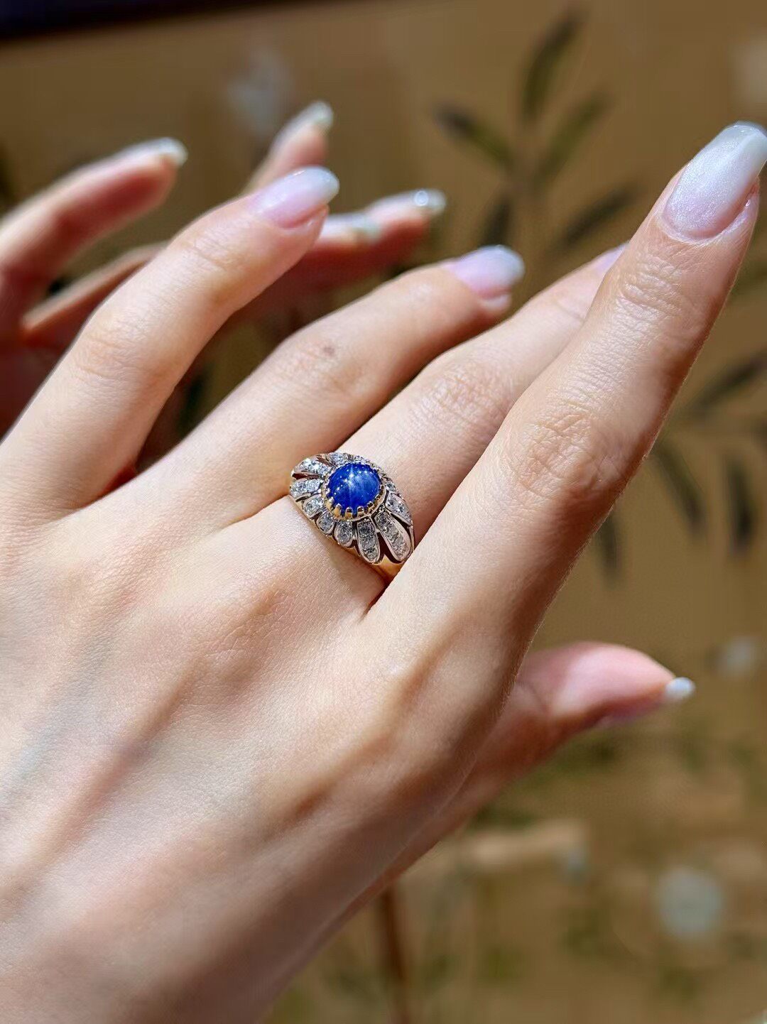 18k Two-Tone Gold Star Sapphire Ring with Diamond Pavé Wings