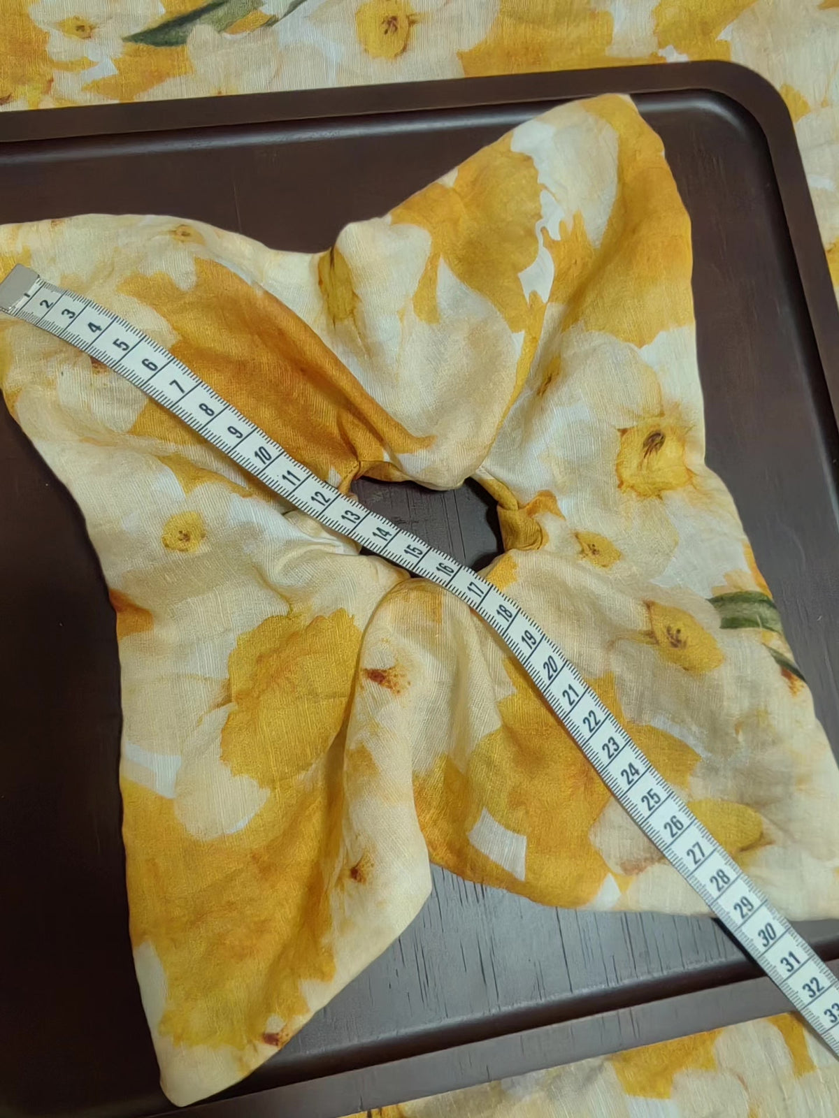 Scrunchie a Foulard Quadrato in Cotone Giallo