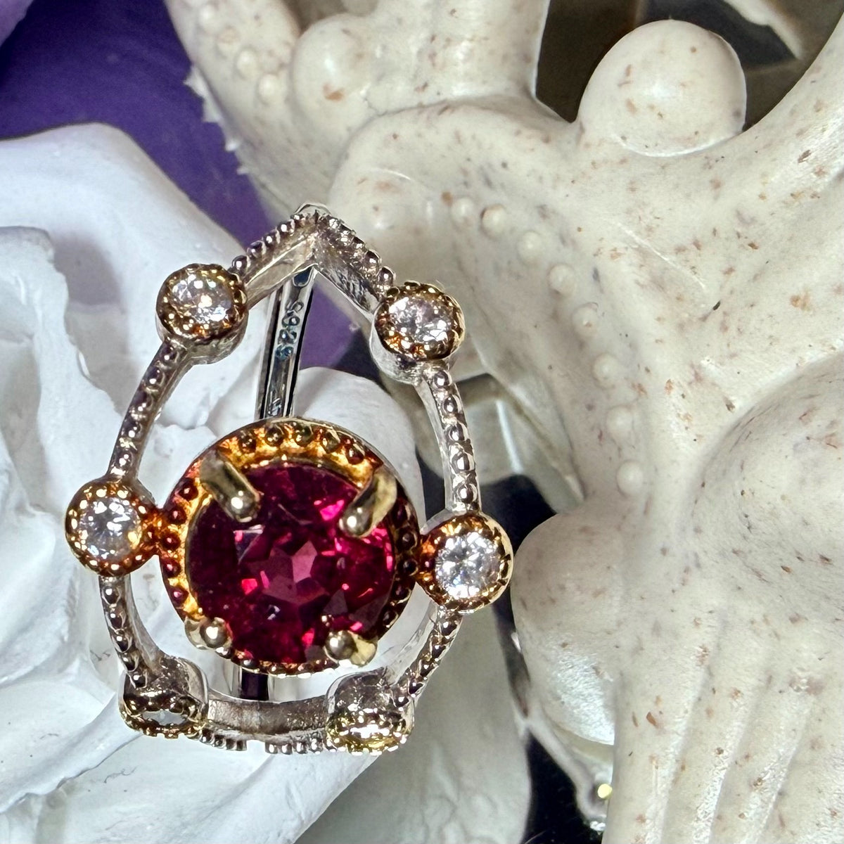 S925 Silver Garnet Openwork Eye Ring