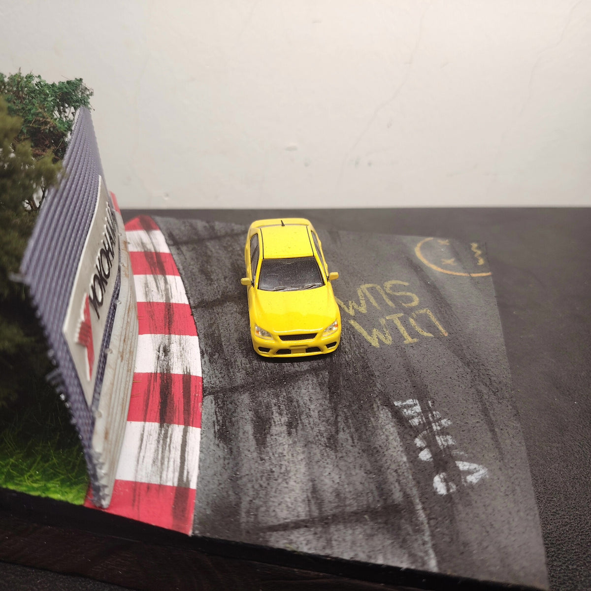 Diorama Pista da Corsa in Scala 1:64