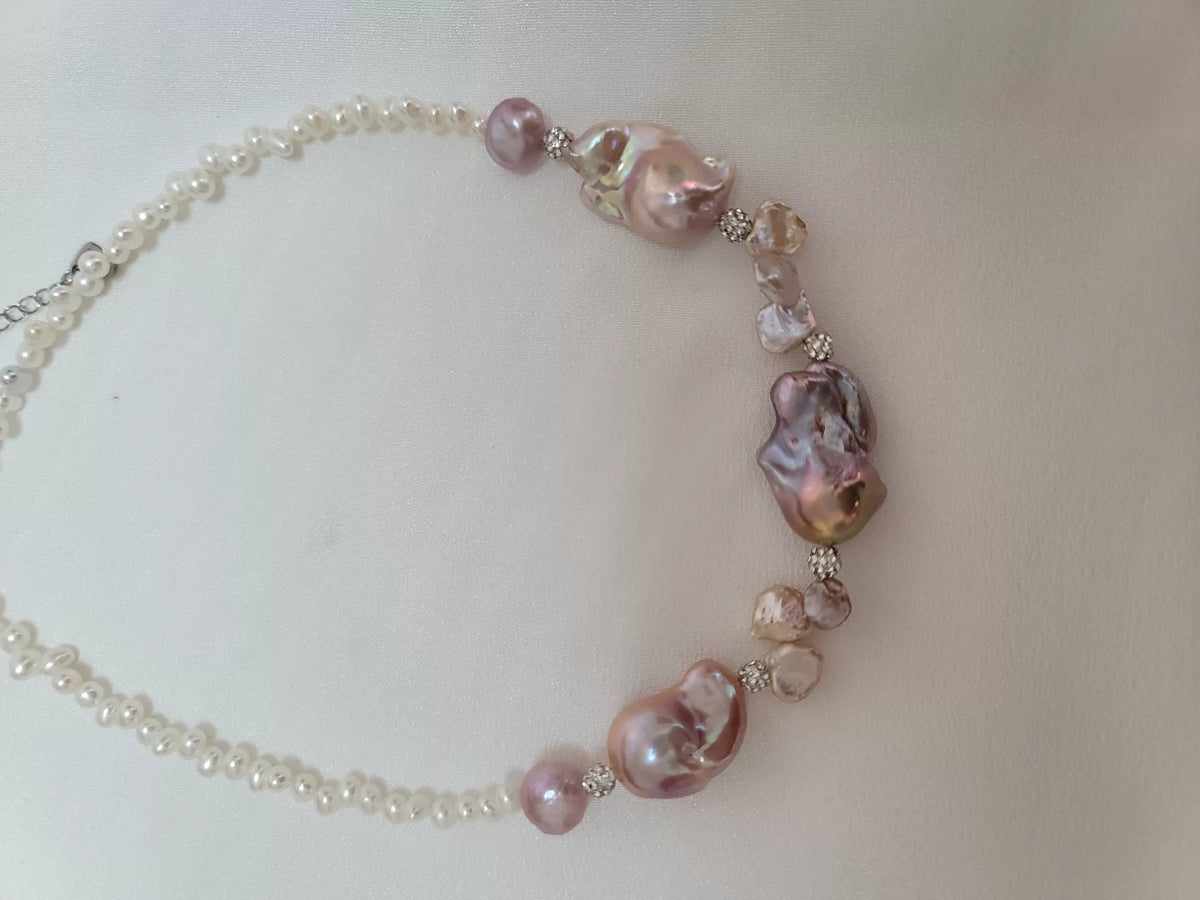 Halsband med naturliga färsvatten-barockpärlor