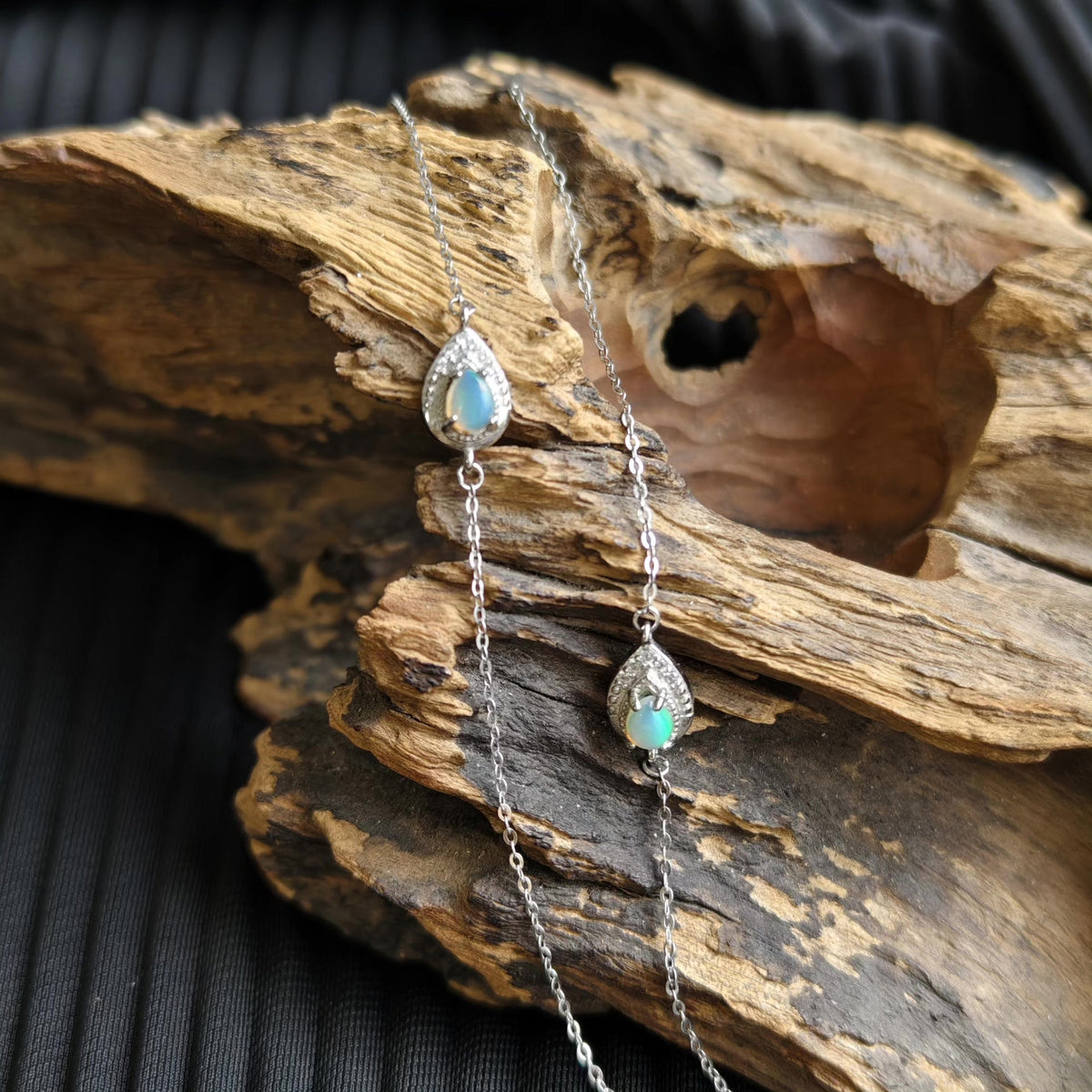 Opal-Silberarmband mit Akzentsteinen
