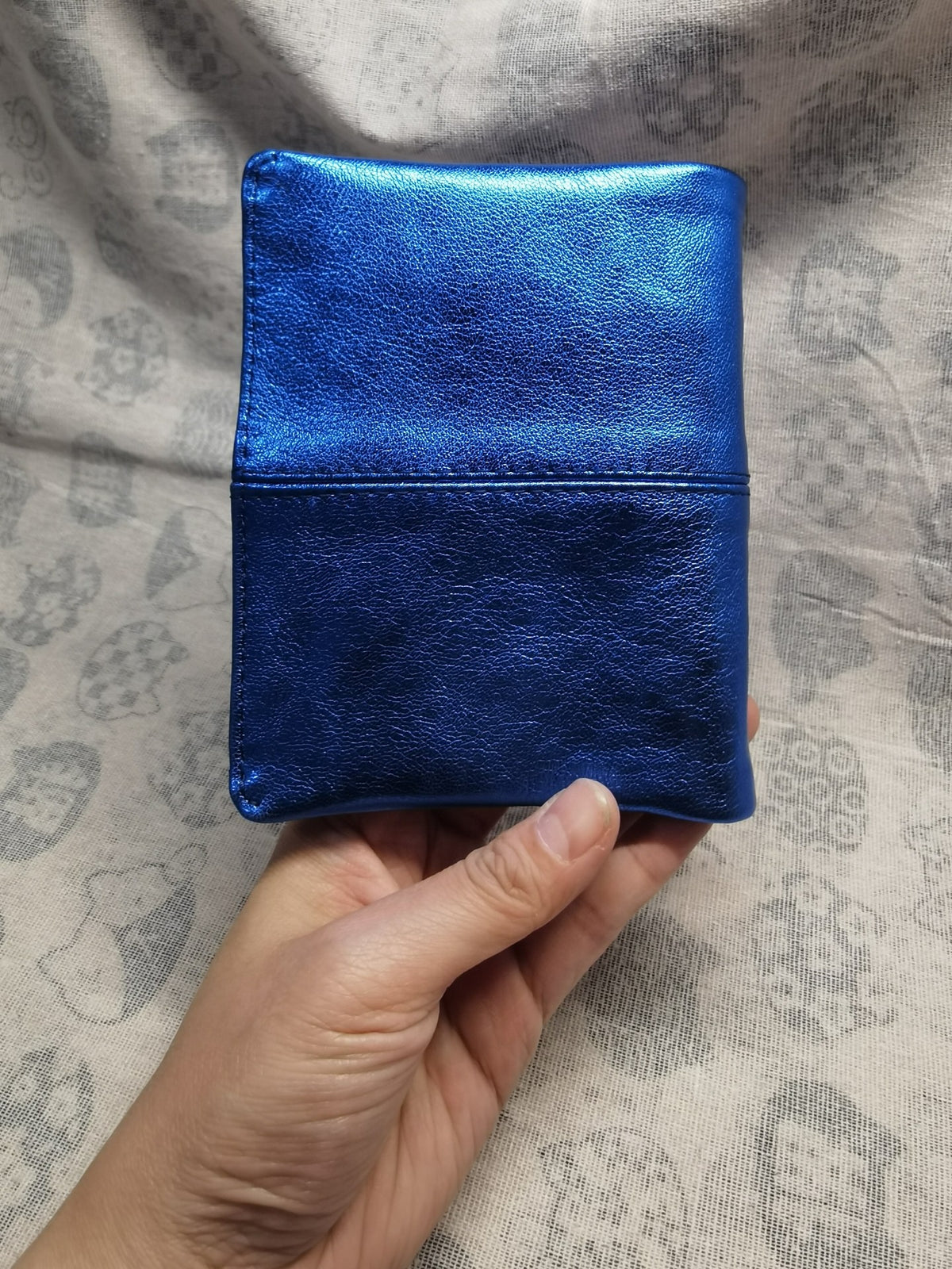 Sheepskin Bifold A7 Binder Electric Blue