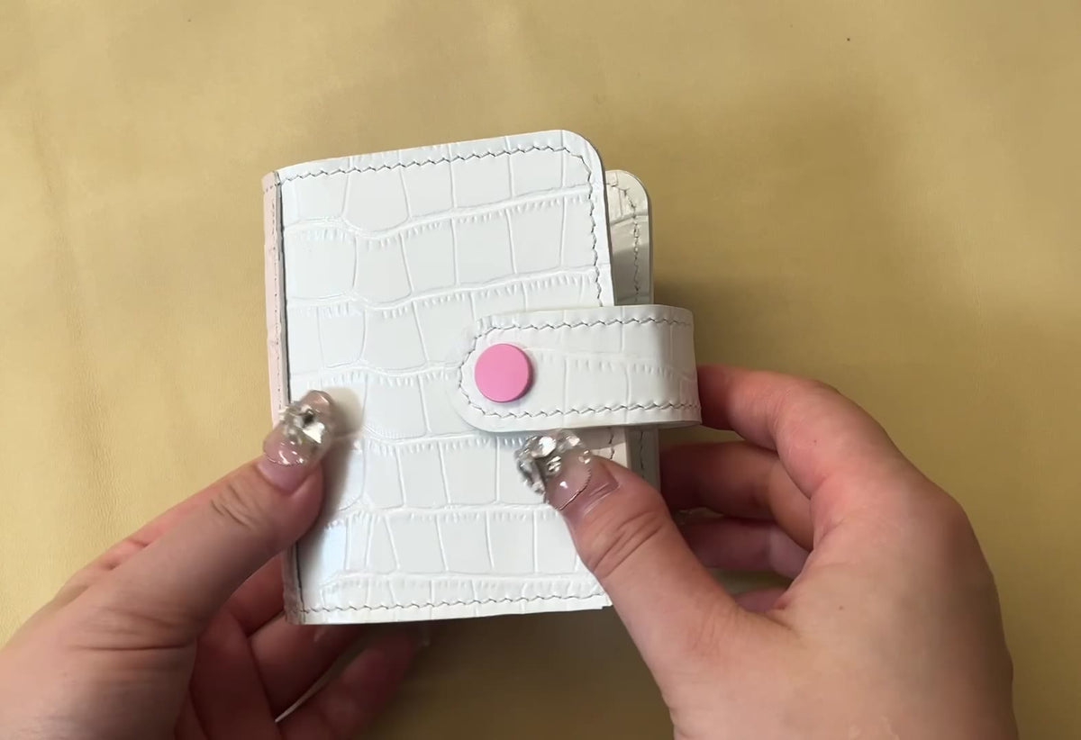 Carnet à feuilles mobiles A9 cuir crocodile blanc