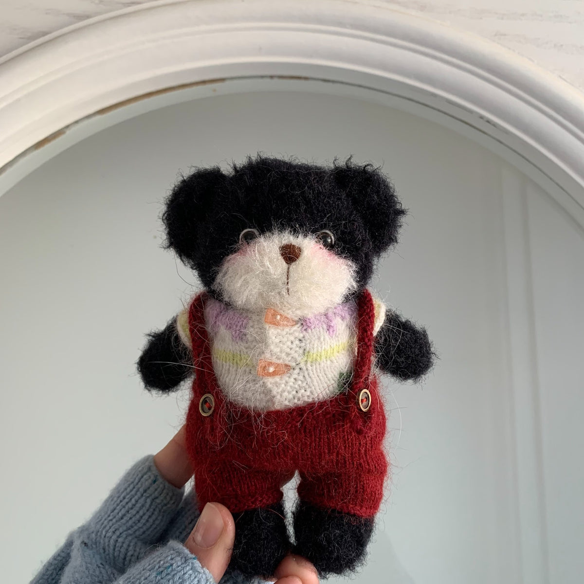 Figura de Urso de Peluche Preto Tricotada à Mão