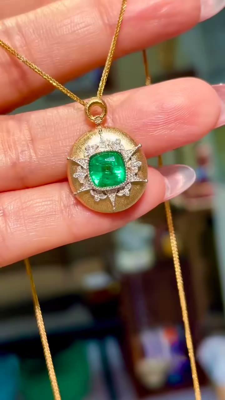 Emerald Diamond Pendant 18K Gold