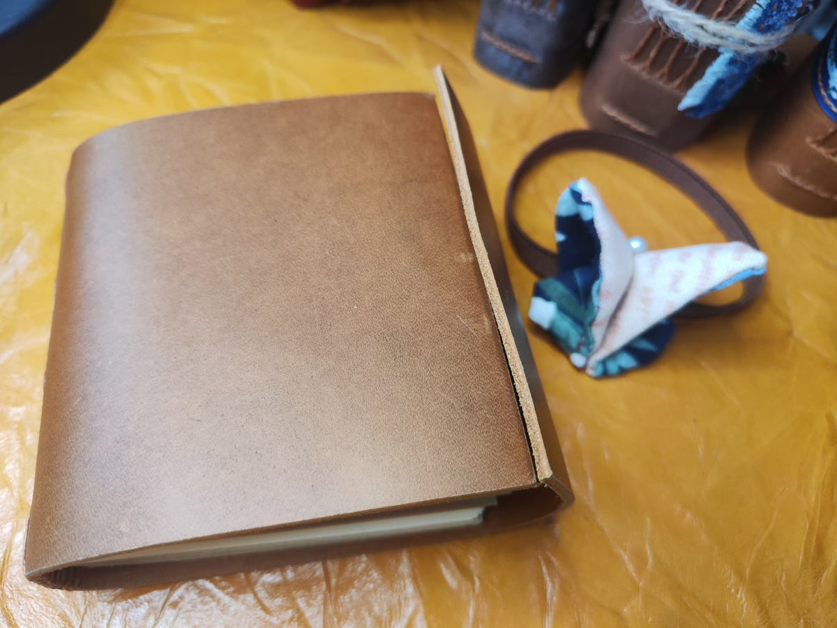 Handgefertigtes Leder-Notizbuch Kompakt