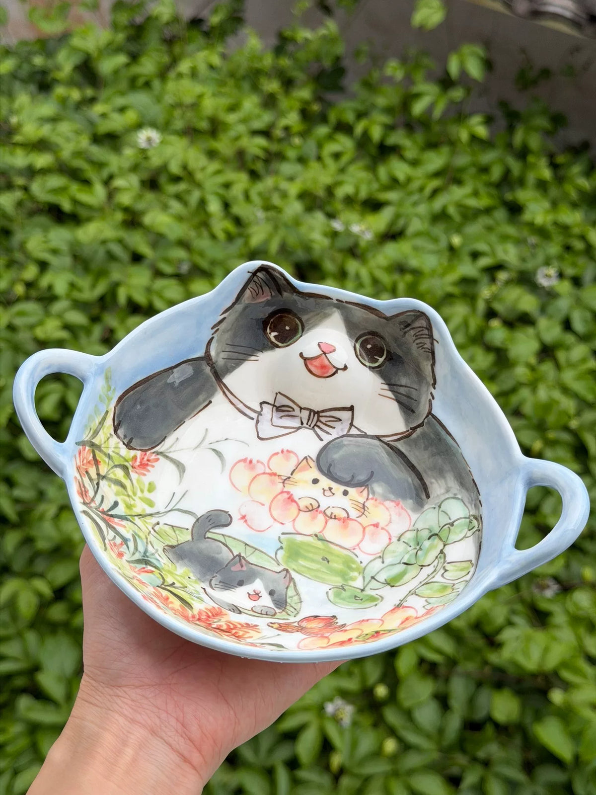Handbemalter Keramikteller aus Jingdezhen mit Henkeln