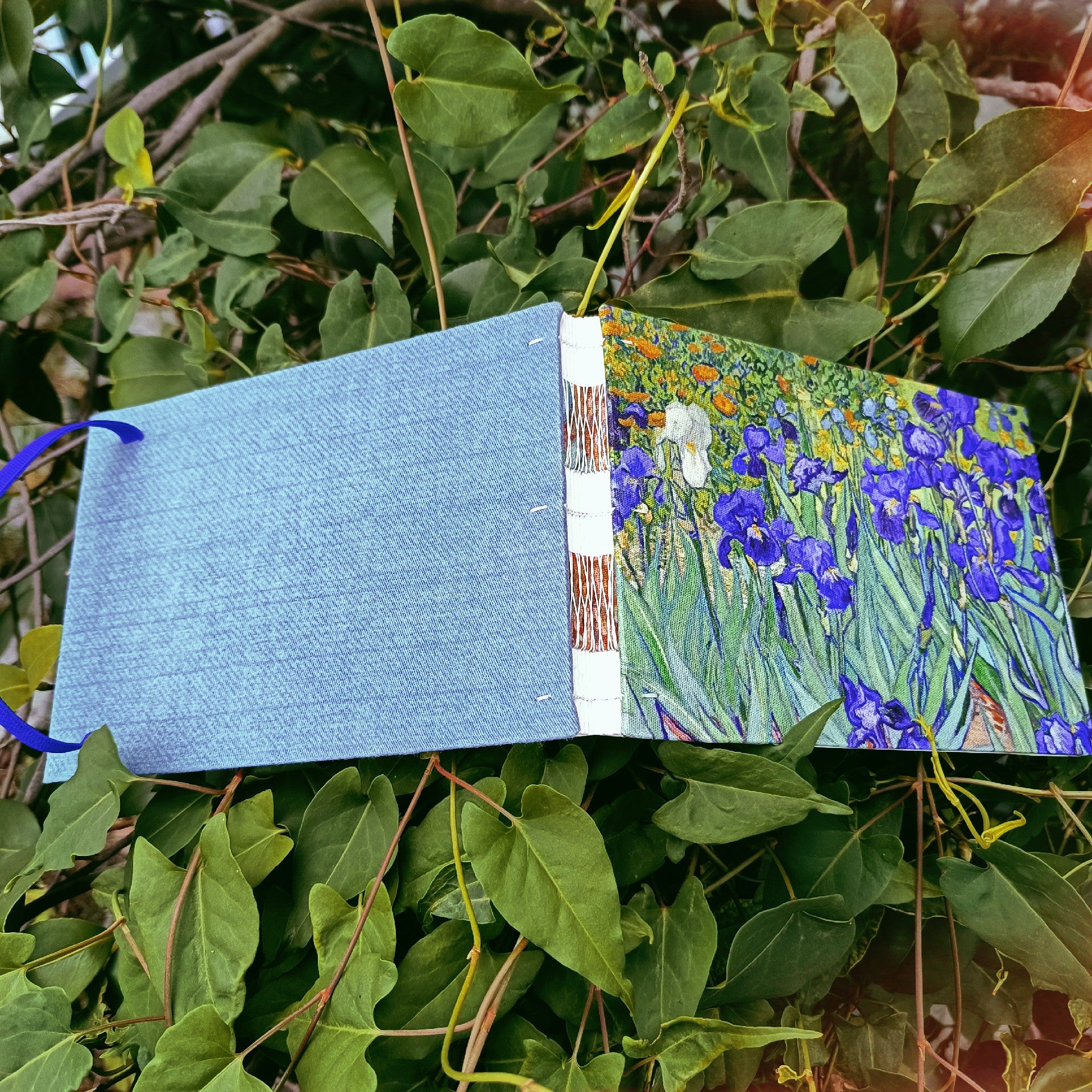 Iris Watercolor Sketchbook – 32k Thick Canvas, Coptic Stitch Binding, 300gsm Baohong Paper