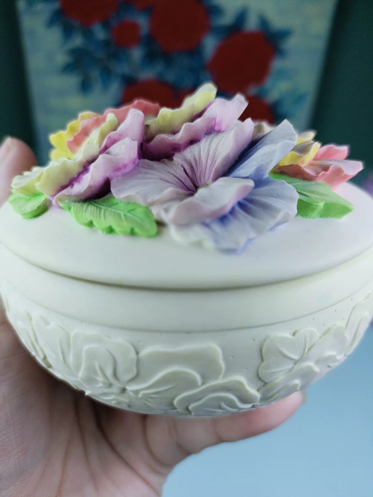 Round Off White Lidded Jar 8.6 cm