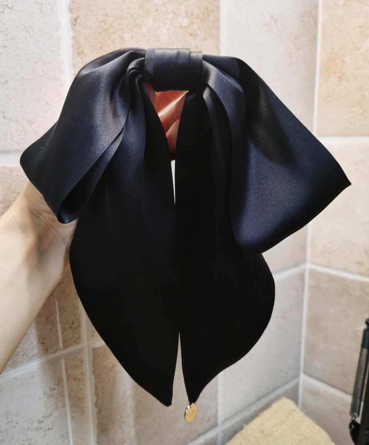 671084085911 - Image 1