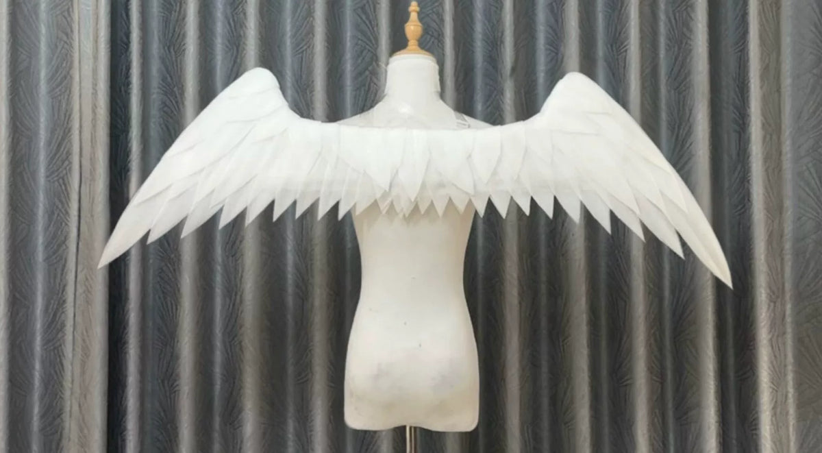Alas blancas de disfraz de ángel