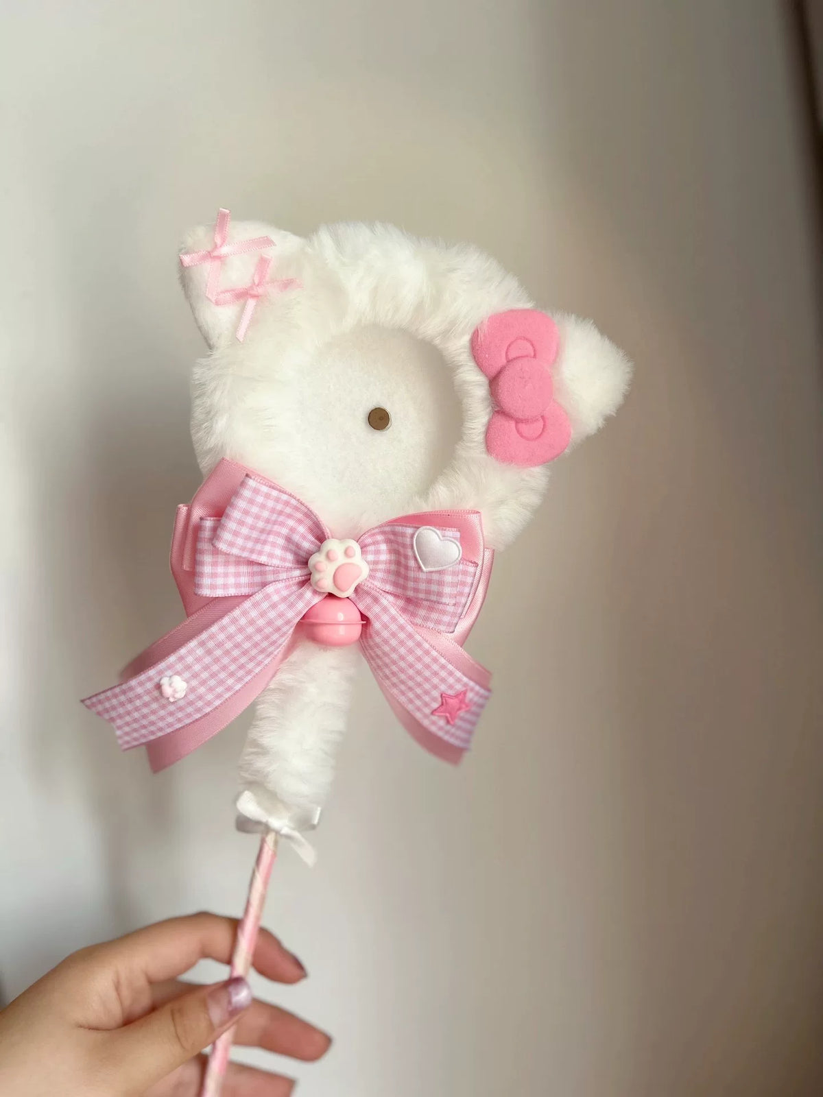 Rosa trollstav med mjuk katt