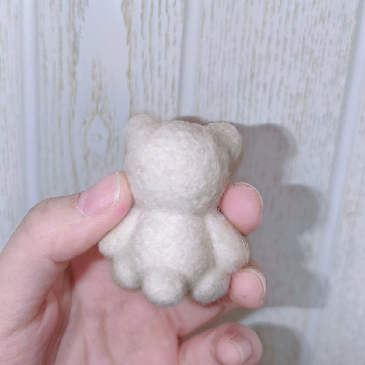 Ciondolo orsetto in feltro di lana fatto a mano 3 cm