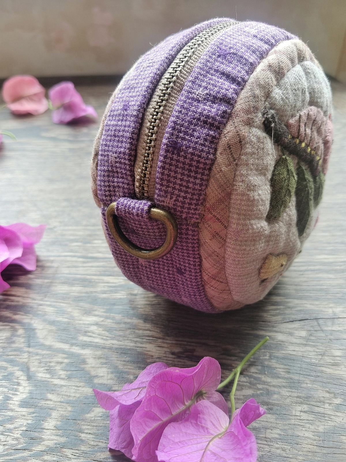 Pochette ronde faite main teinte dans la masse 12 cm