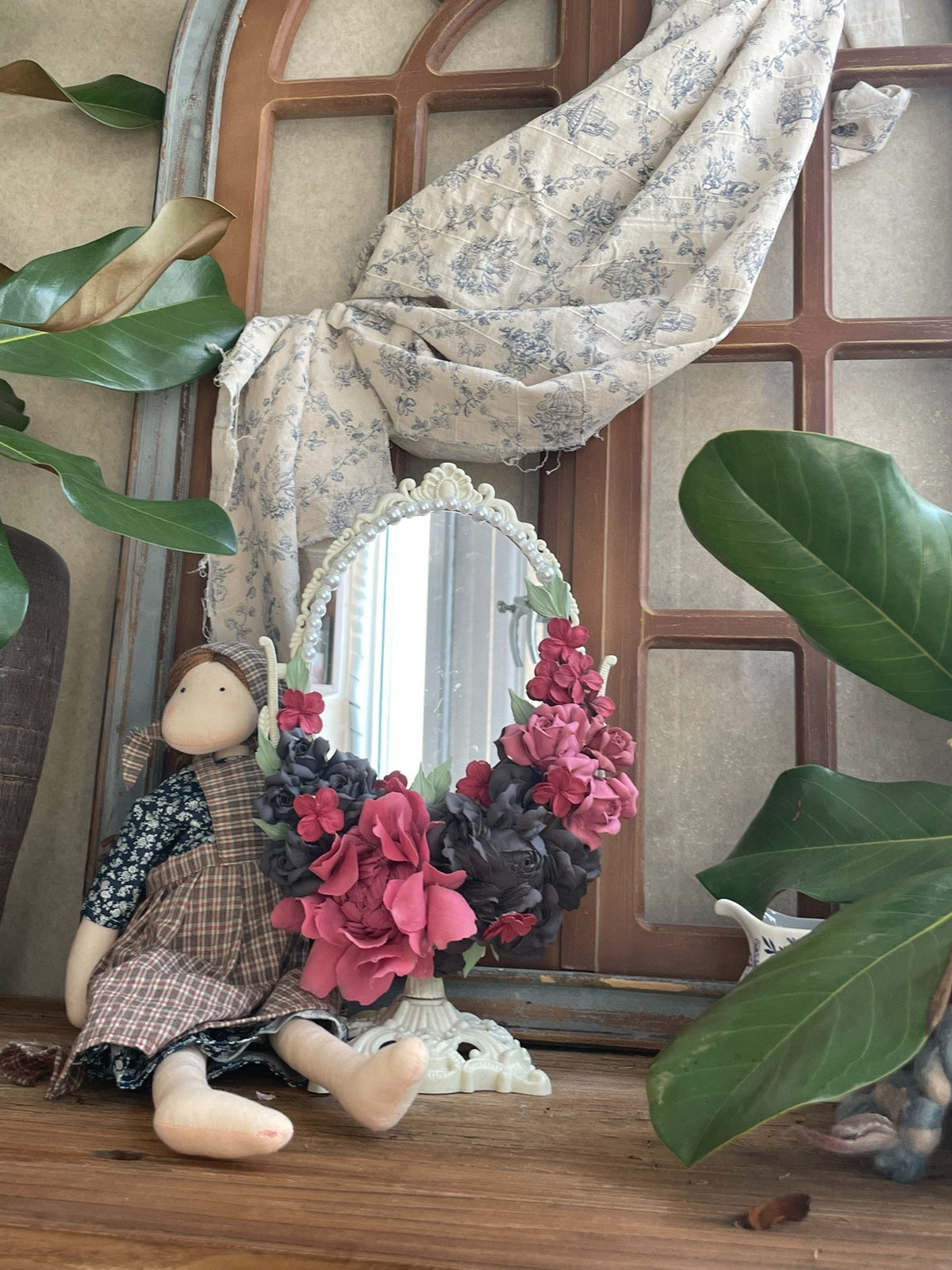 Oval Clay Flower Decor Mirror