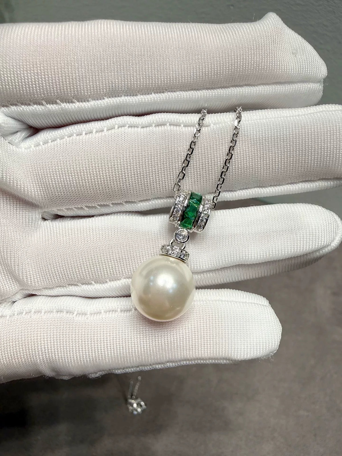 Emerald Green Pearl Pendant Necklace S925 Silver