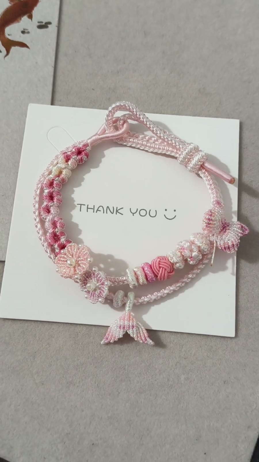 Pulseira Trancada em Gradiente Rosa e Branco Artesanal