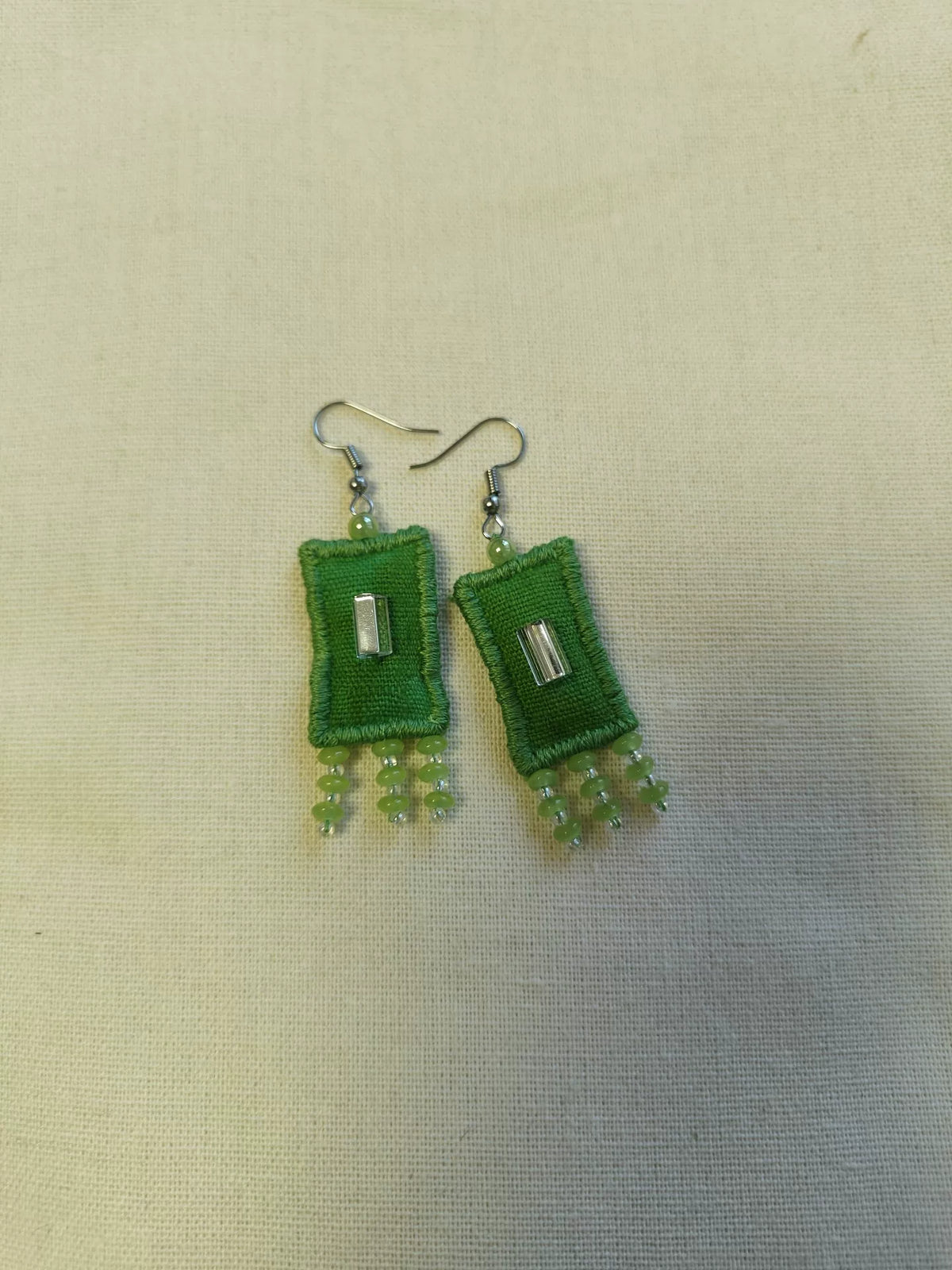 Boucles d'oreilles artisanales en tissu vert