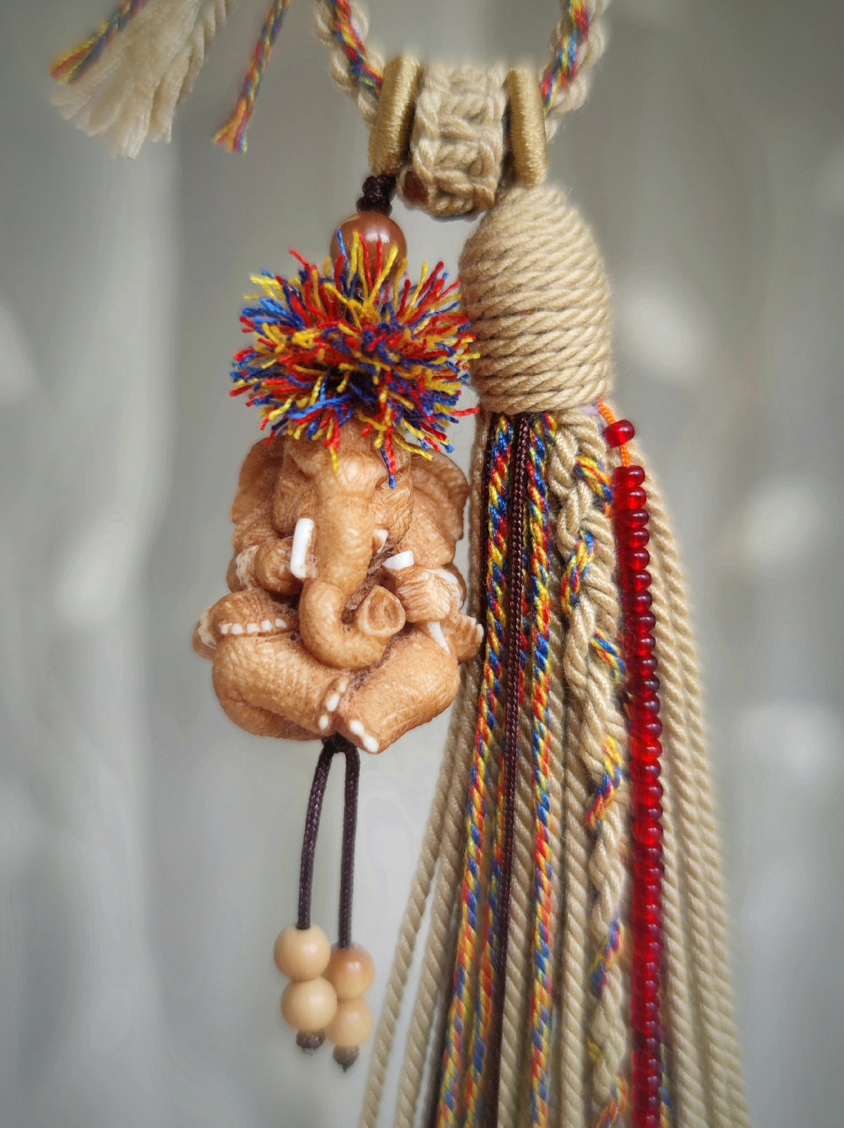 Chaveiro de Divindade Elefante de Quatro Braços em Chif de Veado