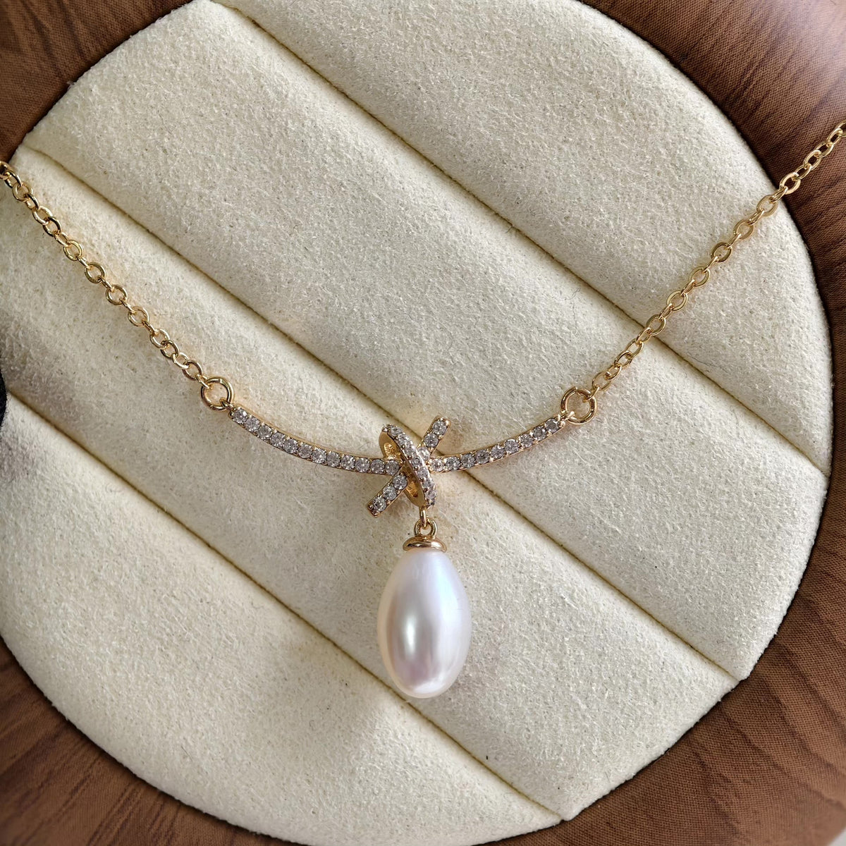 Natural Pearl Smile Knot Necklace