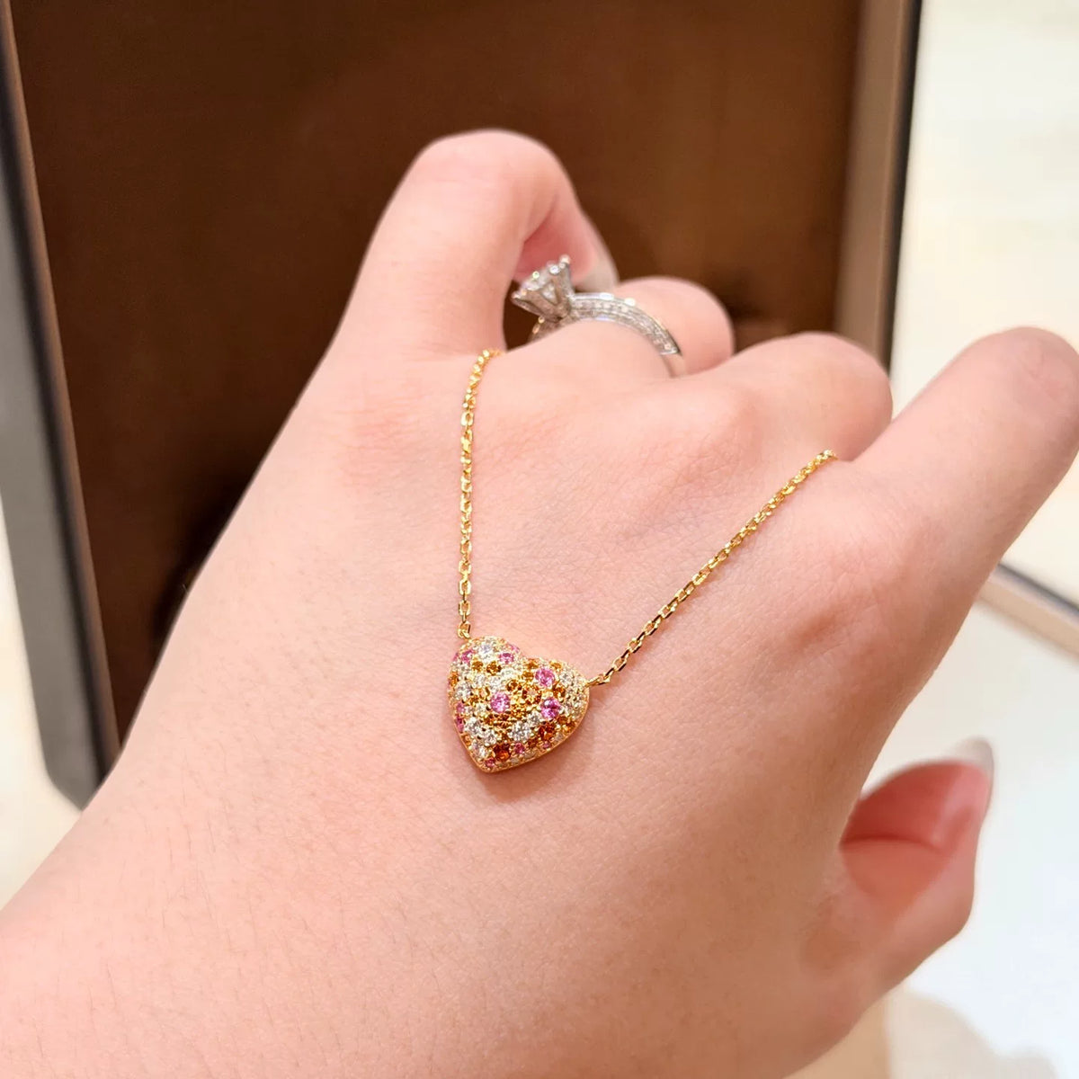 Collar de Corazón con Gradiente Rosa en Plata S925