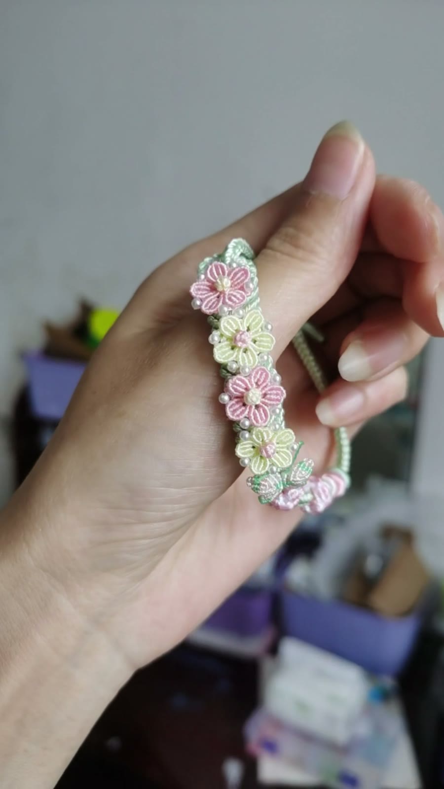 Pulseira Tecida à Mão Gradiente Rosa e Verde