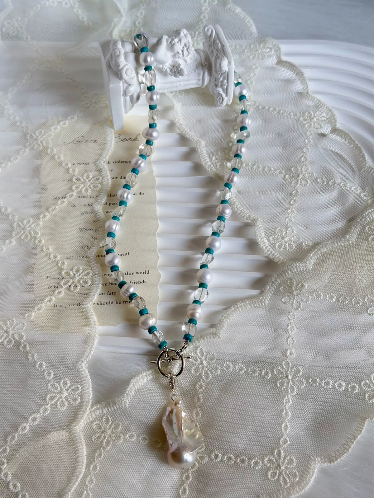 Collana con perle, cristallo e turchese