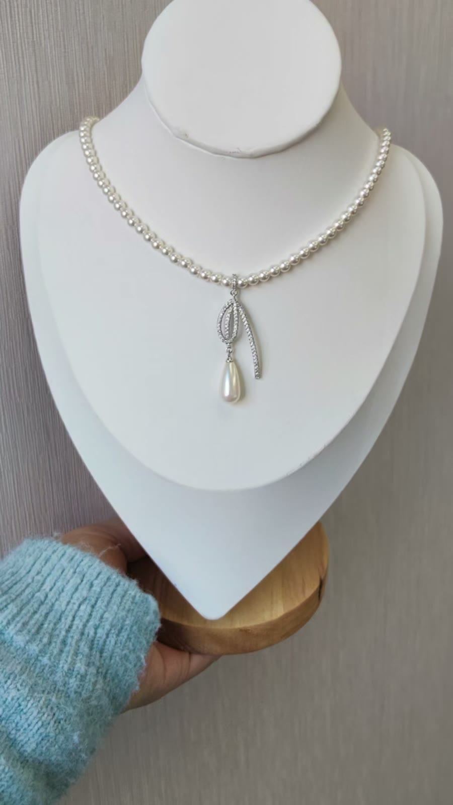Teardrop Pearl Bow Pendant Necklace