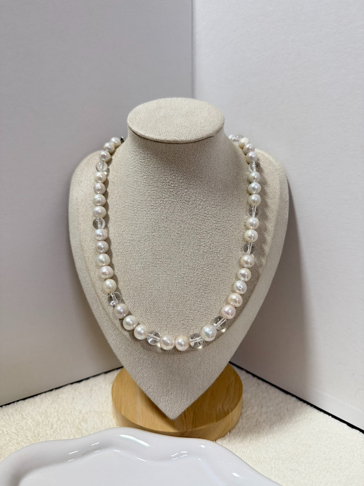 Collier de perles d'eau douce et cristal transparent