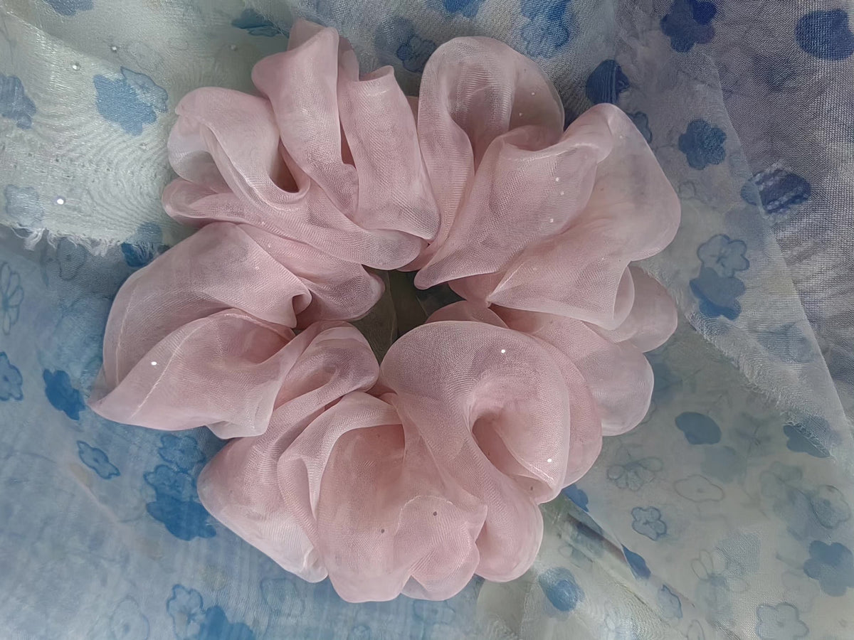 Scrunchie de Organza Rosa Pálido Grande
