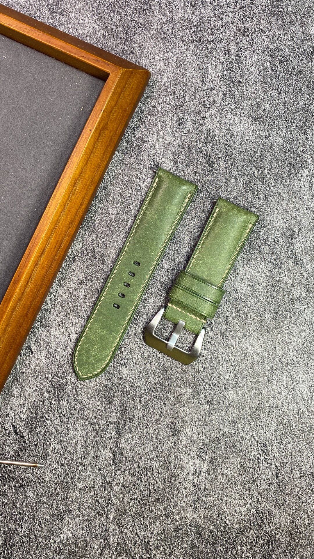 Watch Strap Half-Bulge PUEBLO Matte Green Leather
