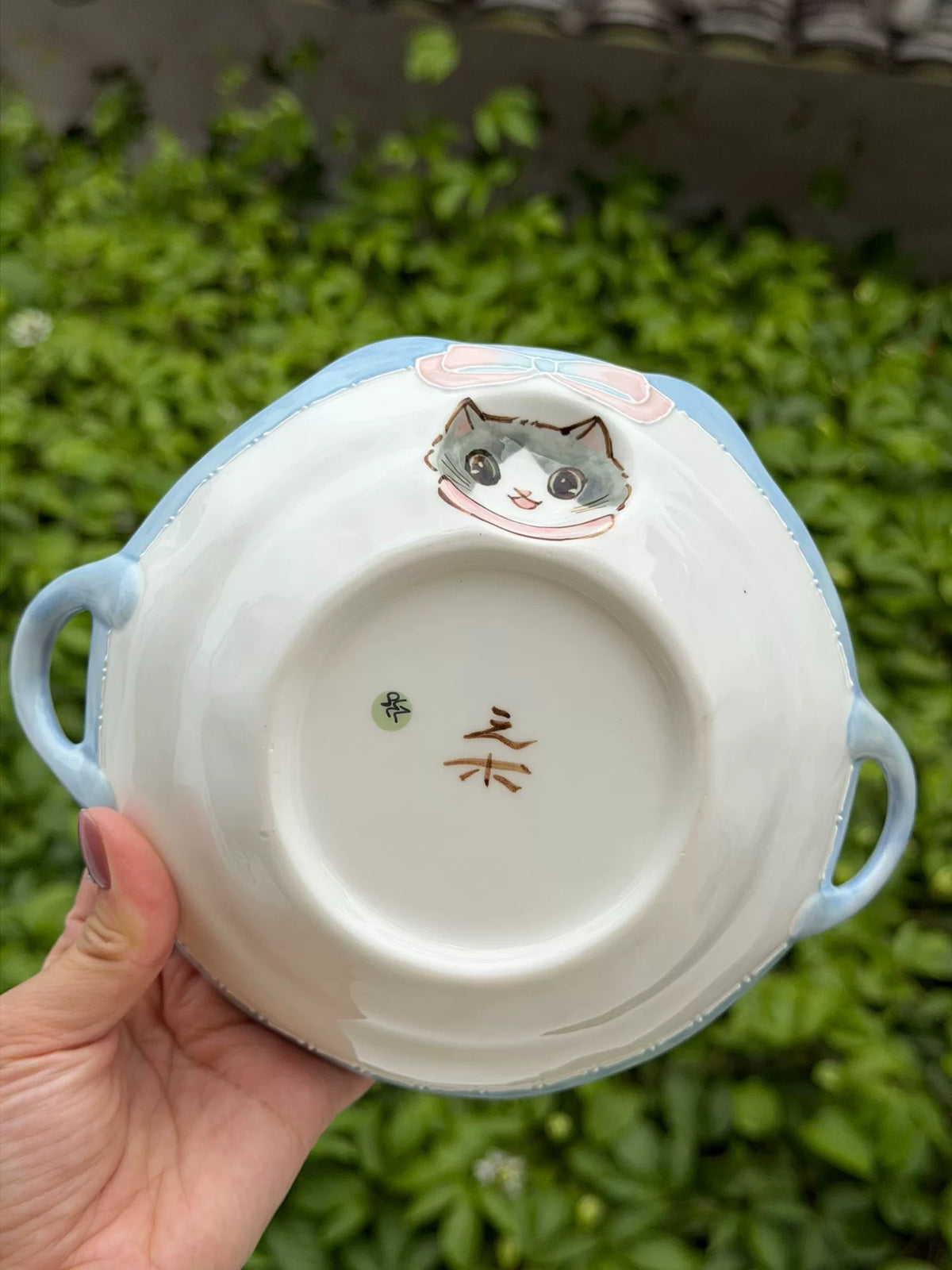 Handbemalter Keramikteller aus Jingdezhen mit Henkeln
