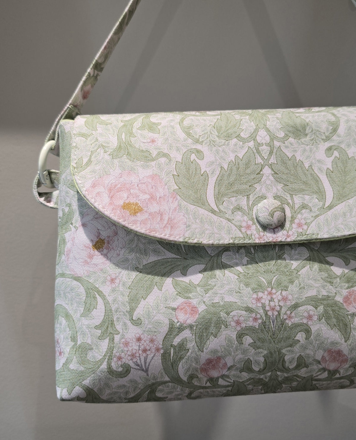 Morris Style Floral Handbag Phone Pouch