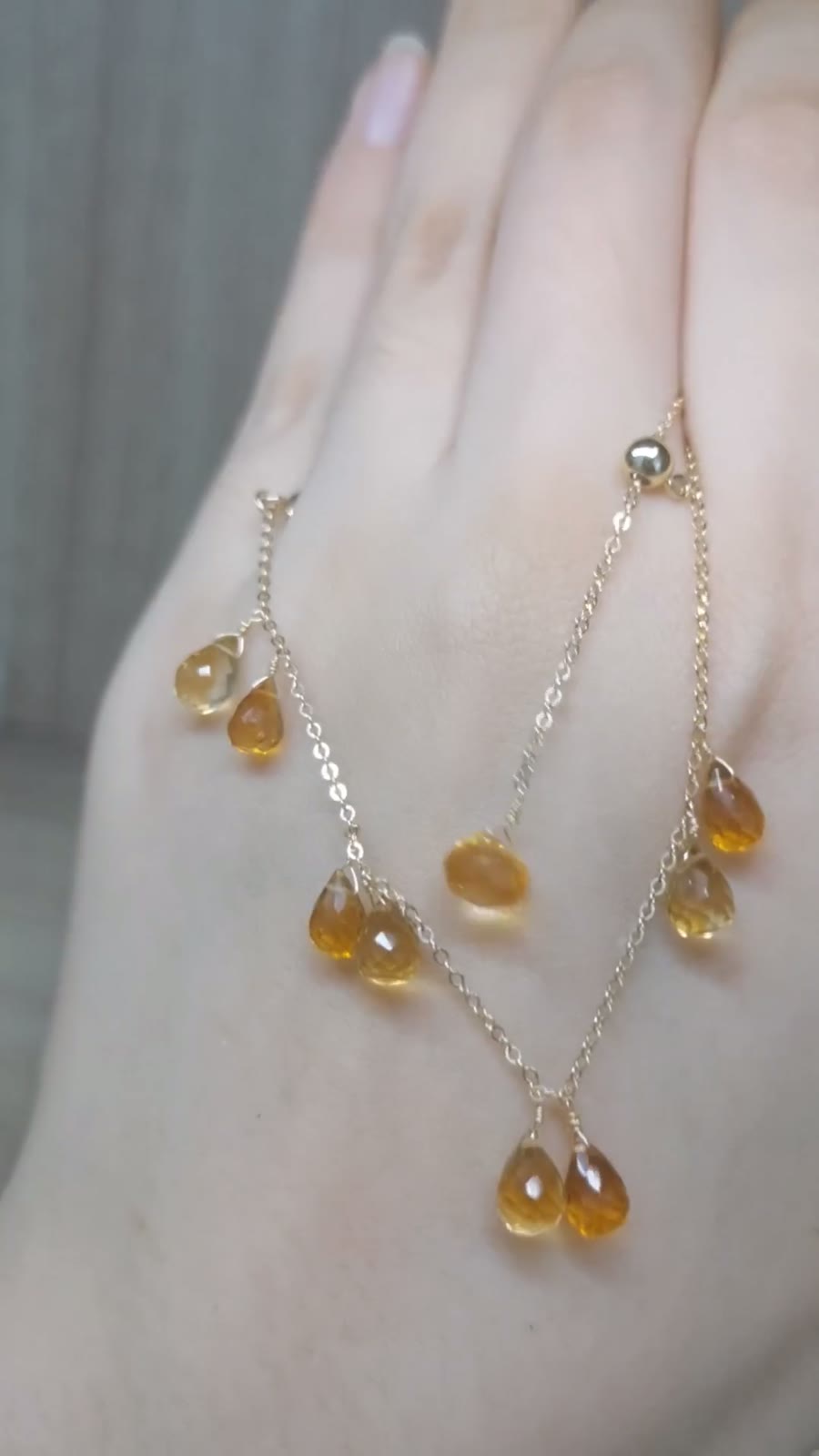 Handgjort armband med naturlig citrin i 14k guldfyllt material