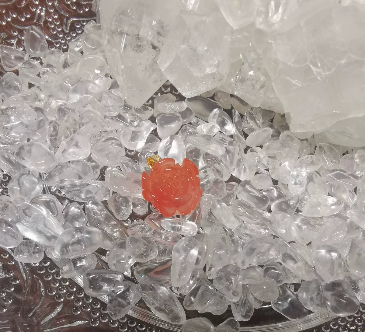 Colgante de Peonía Nan Hong Rojo Hielo con Presilla de Oro de 18K