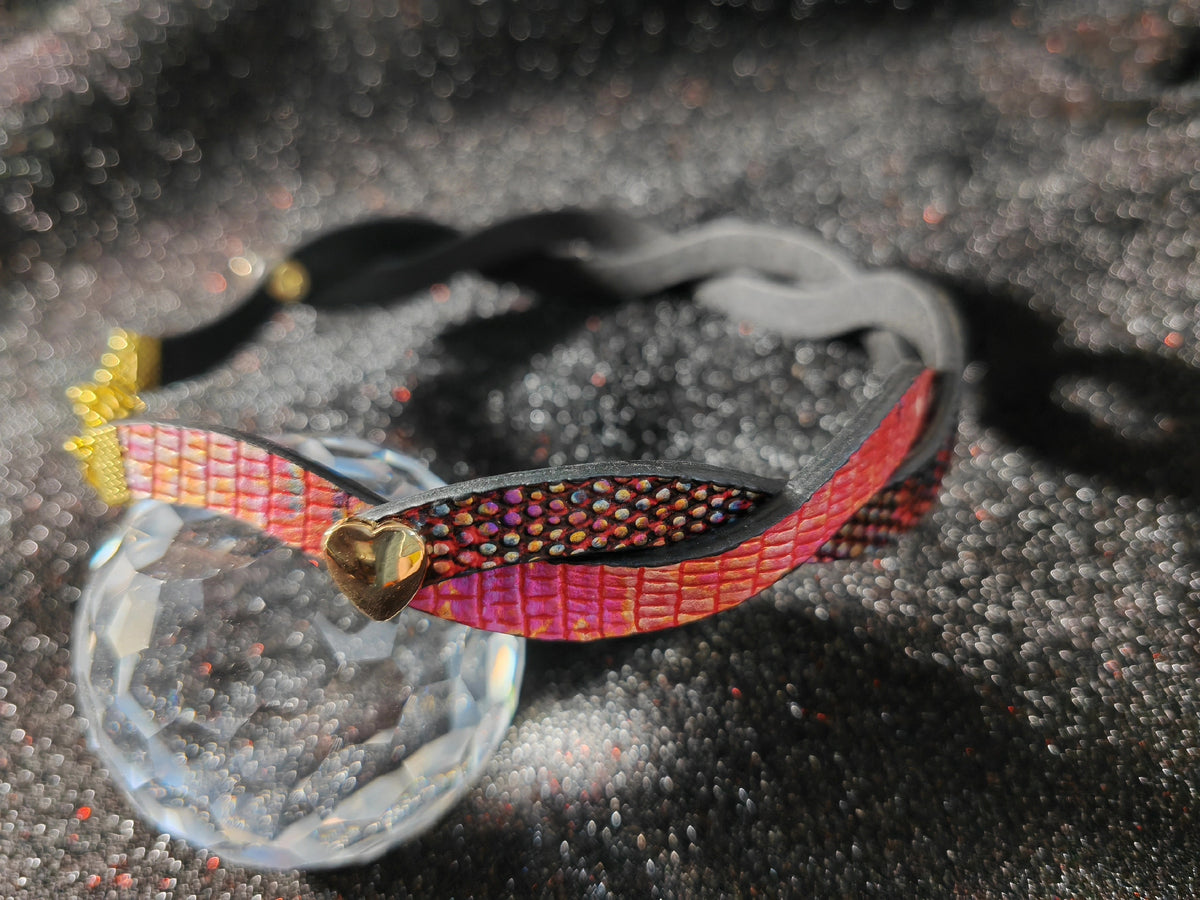 Laser Cowhide Wave Choker Necklace