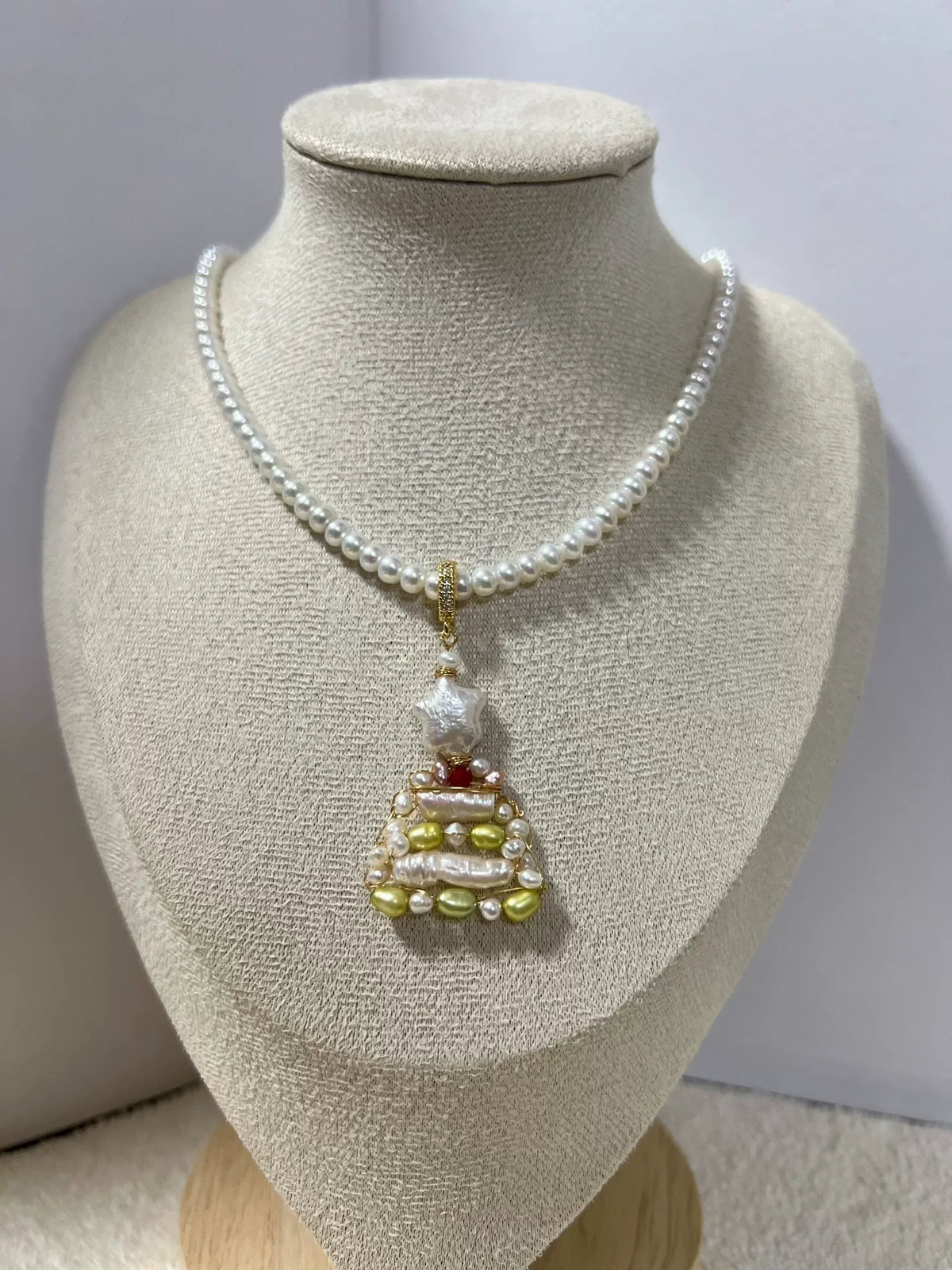 Pendentif artisanal sapbre de Noël en fil de métal