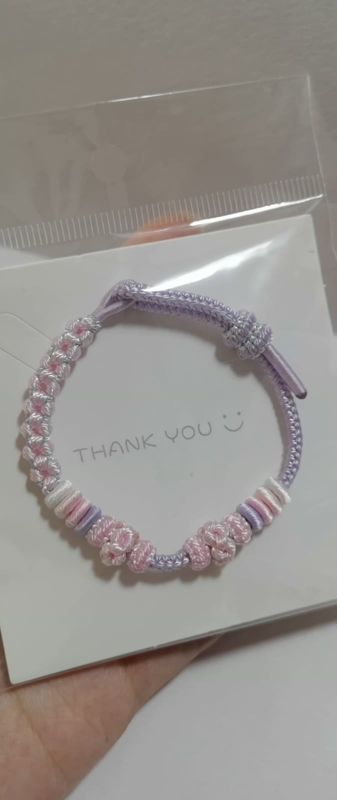 Pulseira Entrançada com Flores, Degradê Rosa e Roxo, Feita à Mão
