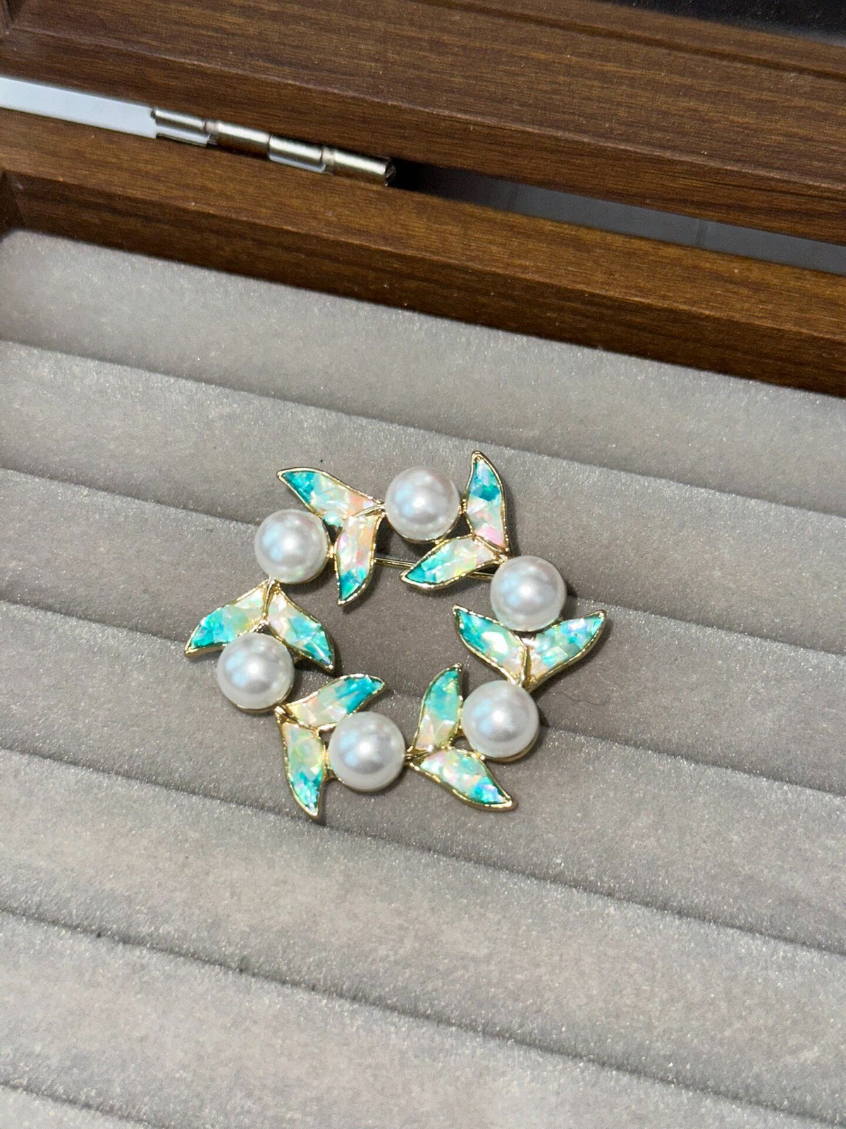 Mermaid Tail Wreath Brooch Luodian Inlay