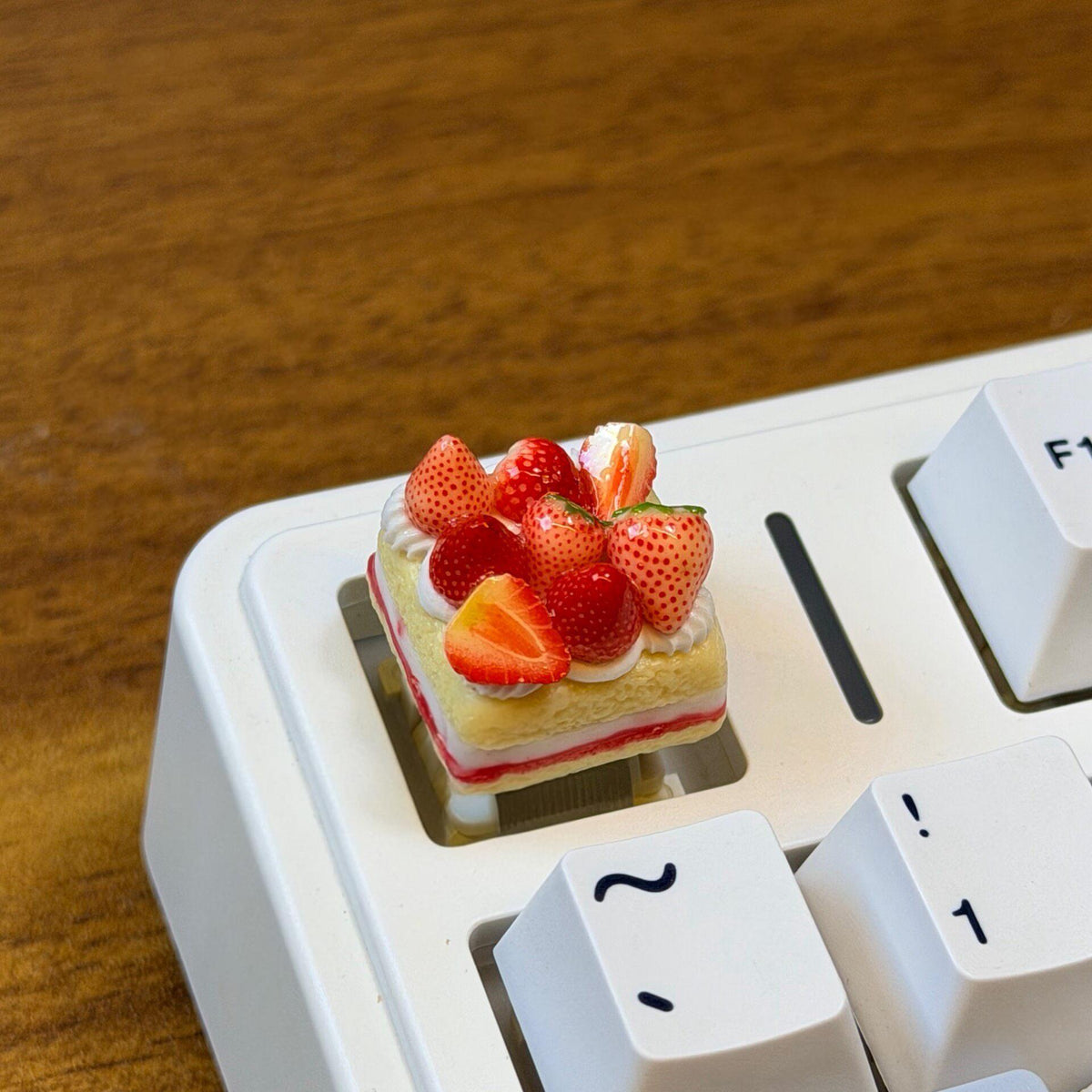 Strawberry Duo Duo 1u Resin Keycap