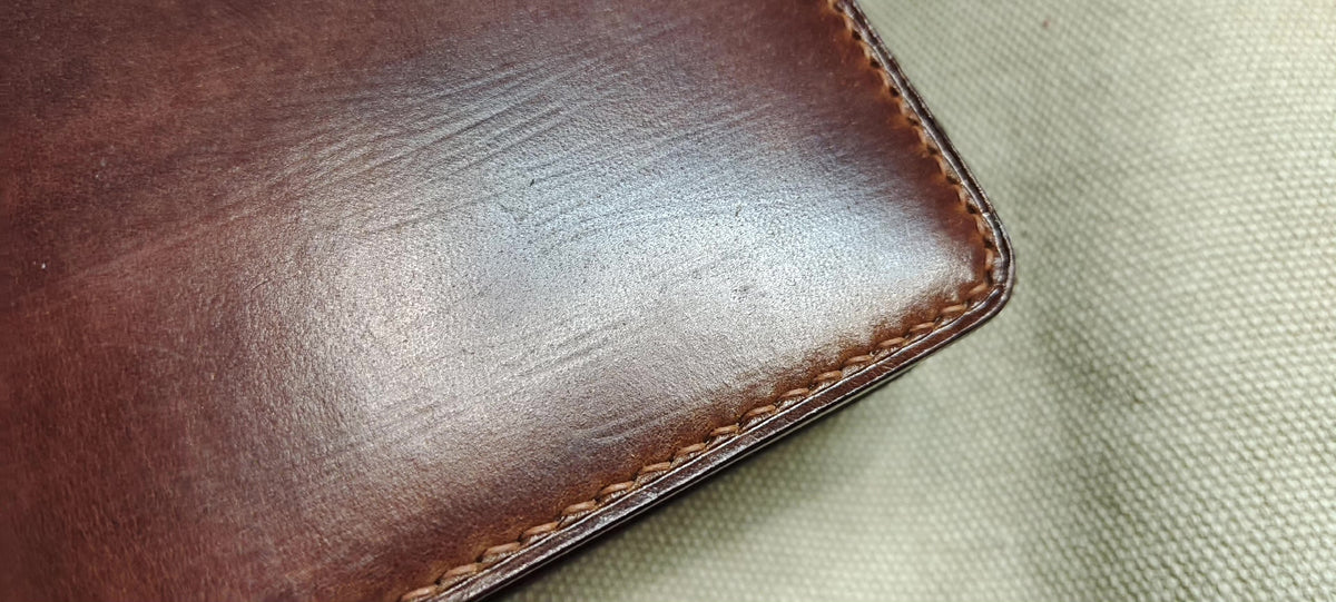 Billetera de cuero italiano hecha a mano con ranuras para tarjetas