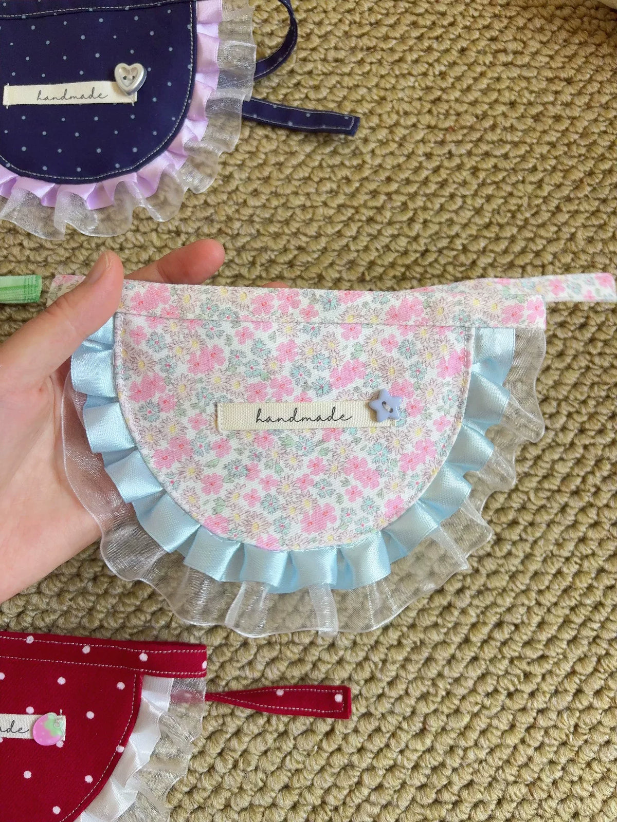Babero de encaje hecho a mano para gatos y perros