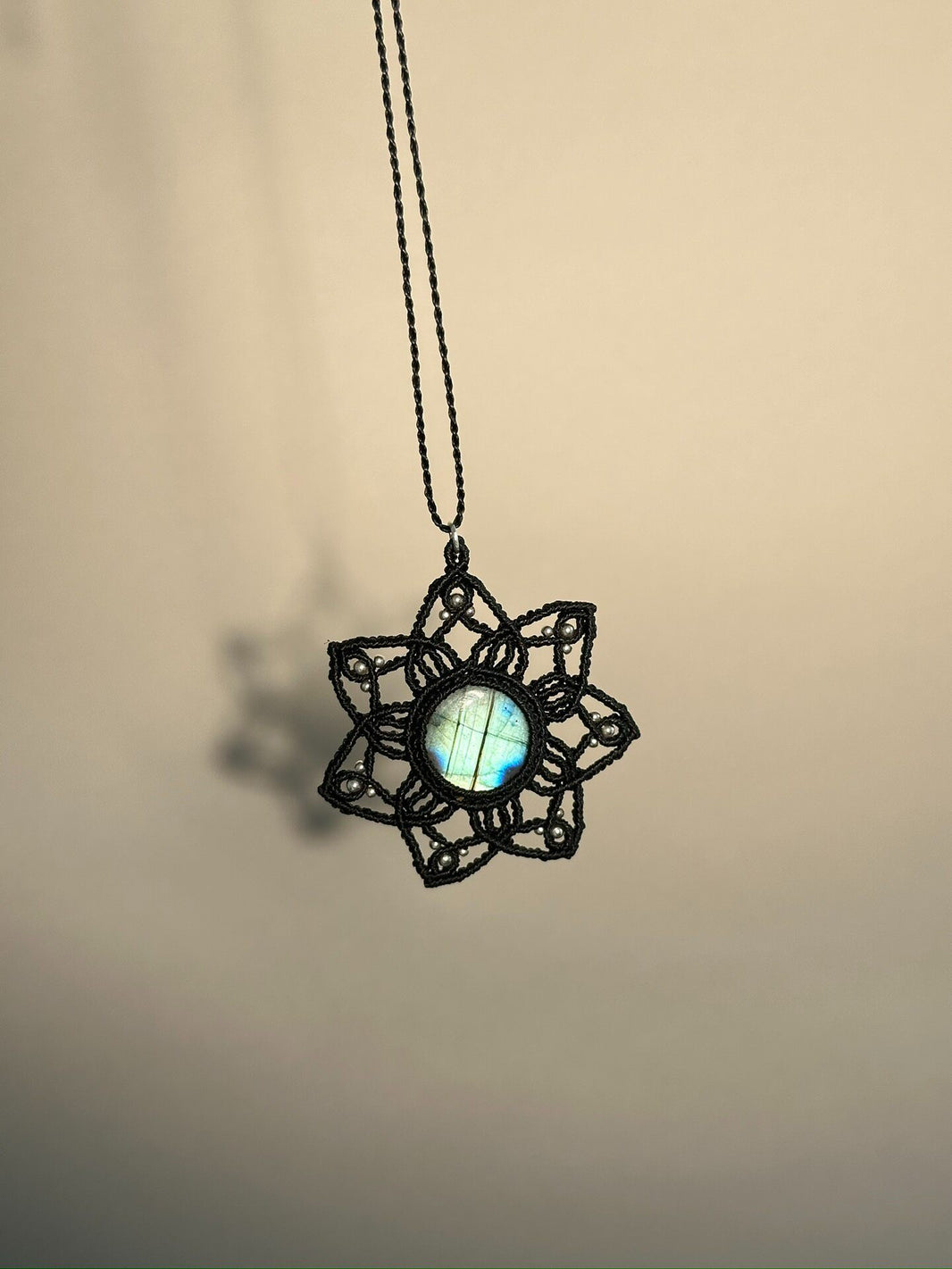1067983825060 - Image 1