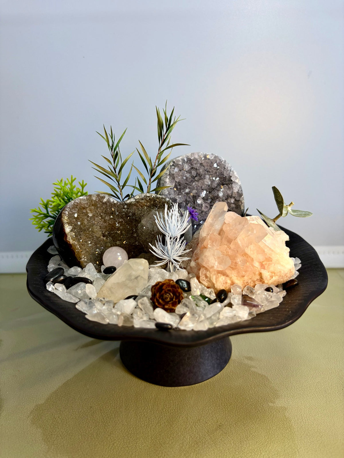 Jardín de Cristales en Plato de Loto Negro